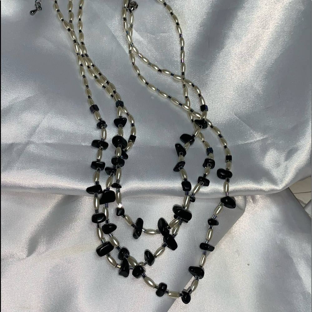 3 strands onyx and rice pearls necklace. - Picture 12 of 15